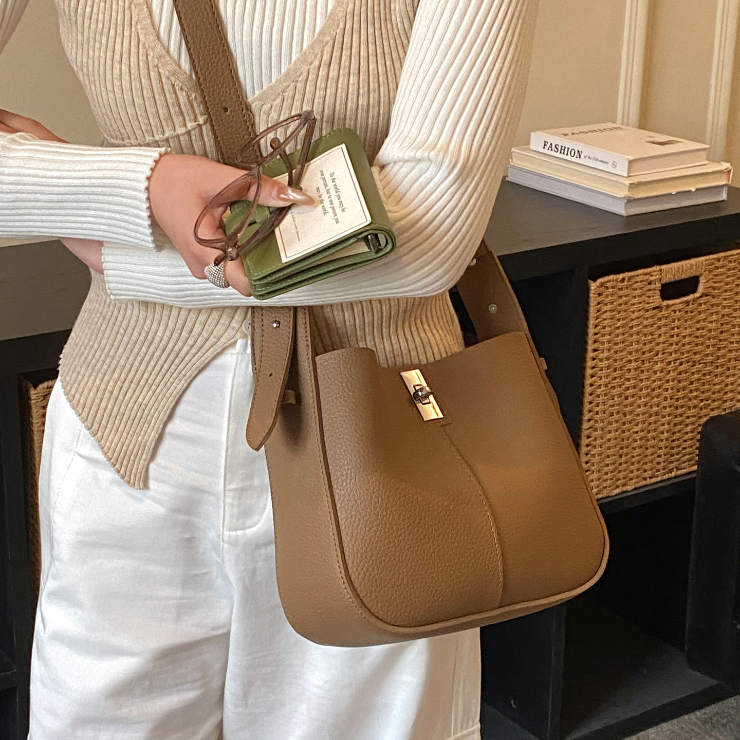 高级感小包包女大容量2026新款小众复古软皮单肩斜挎包女士水桶包,淘宝优惠券,粉丝福利购,淘宝优惠卷