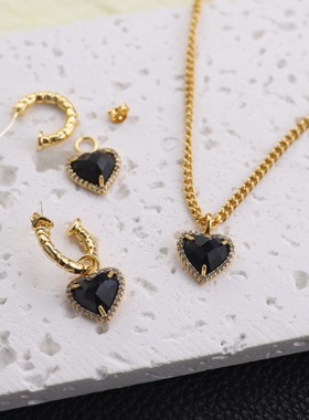 欧美轻奢高级黑色桃心