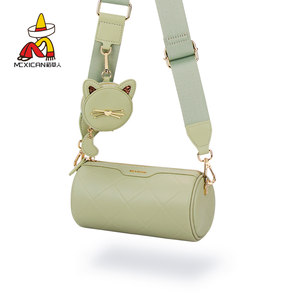 稻草人女包菱格包包2024新款斜挎包女高级感小众宽肩带可爱圆筒包