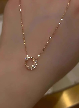 新款星月项链饰品女轻奢小众高级感日月星辰吊坠锁骨链送女友礼物