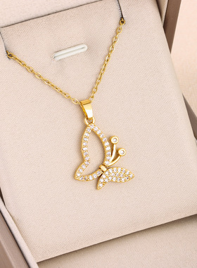 超仙气质可转动微镶蝴蝶钛钢项链女轻奢扇形吊坠锁骨链18k金礼物