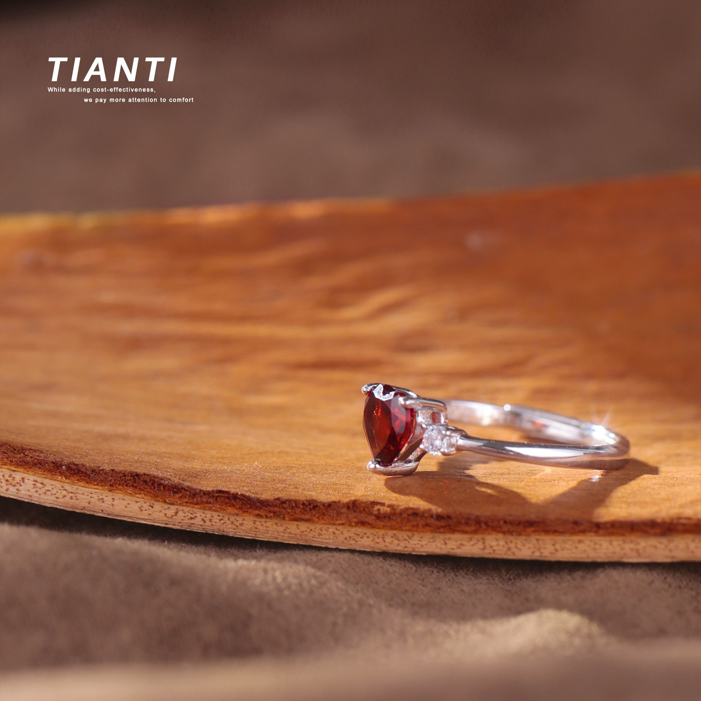 TIANTI natural heart-shaped red garnet sterling silver ring