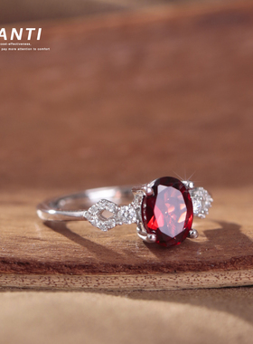 轻奢日系风天然石榴石纯银戒指