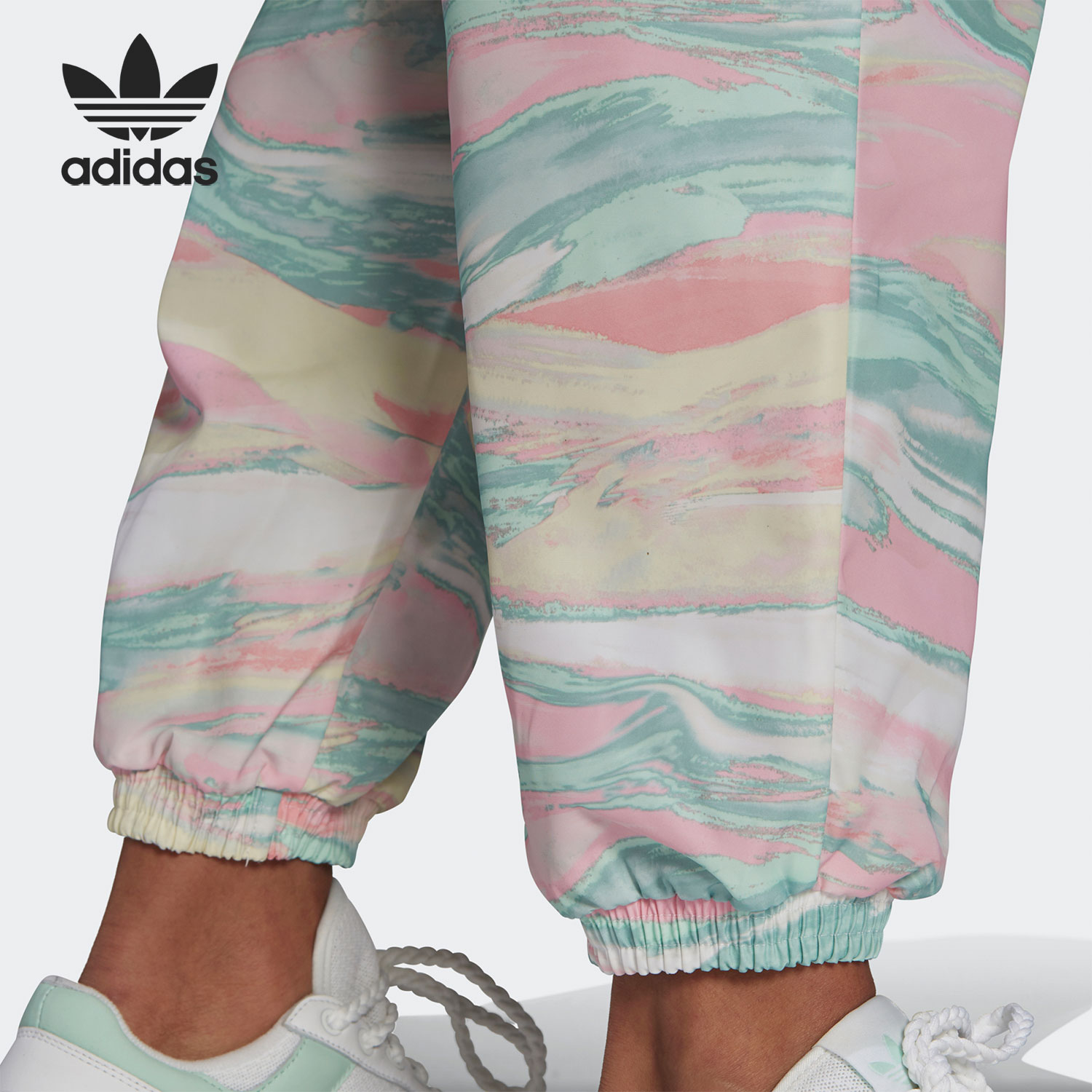 Adidas/阿迪达斯正品 三叶草PANTS女子运动印花收口长裤 GN4263 - 图2