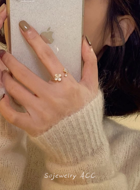 温柔简约花朵珍珠锆石戒指