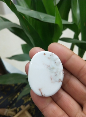 西藏象牙玉精雕观音纯天然的血丝让观音看上去很漂亮平安吉祥安康