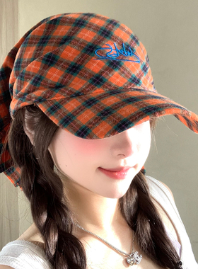 红色格子绑带式设计感头巾鸭舌帽