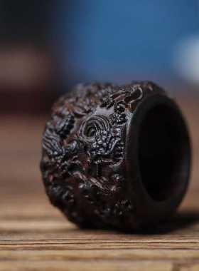 2025龙年中式国潮九龙扳指男女款达拉干沉香木雕龙文玩手把件戒指