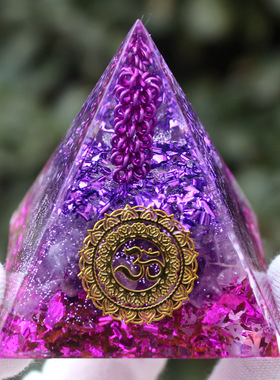 爆款水晶碎石金字塔摆件树脂滴胶手工艺品家居办公室装饰礼物