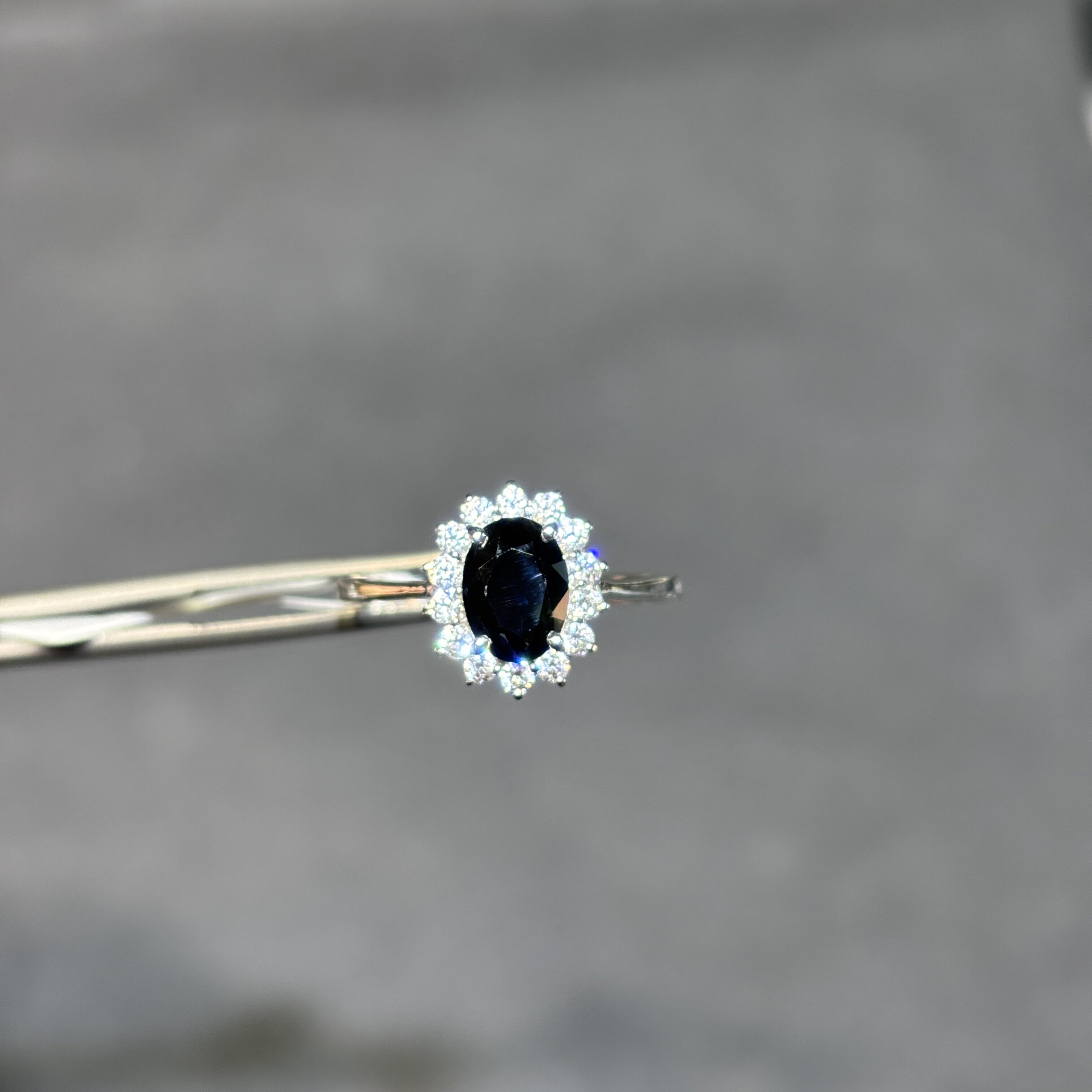 18k white gold natural sapphire ring Princess Diana style