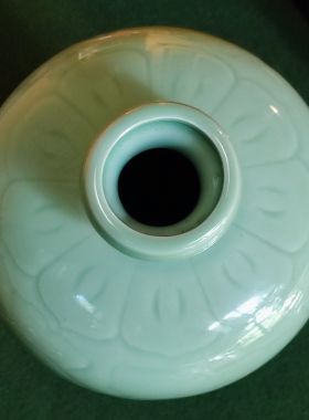 70年的江南青瓷梅瓶花器花瓶老物件古董瓷器艺术案头插花花艺摆件
