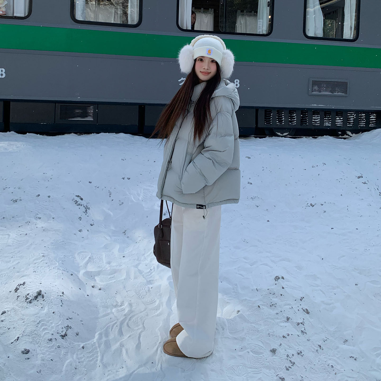 【限时价】橘子树在哪儿复古白色拼接牛仔裤女冬季直筒显瘦拖地裤,淘宝优惠券,粉丝福利购,淘宝优惠卷