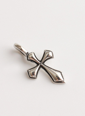 老银匠手工制作十字架吊坠