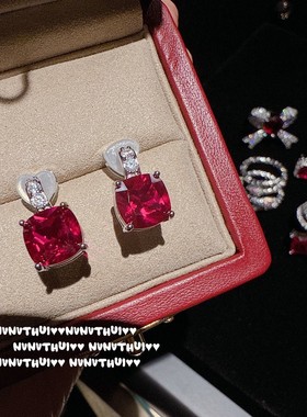精致轻奢女红刚玉高碳钻皇冠宝石戒指镀18K金爆闪红冰糖方钻耳钉
