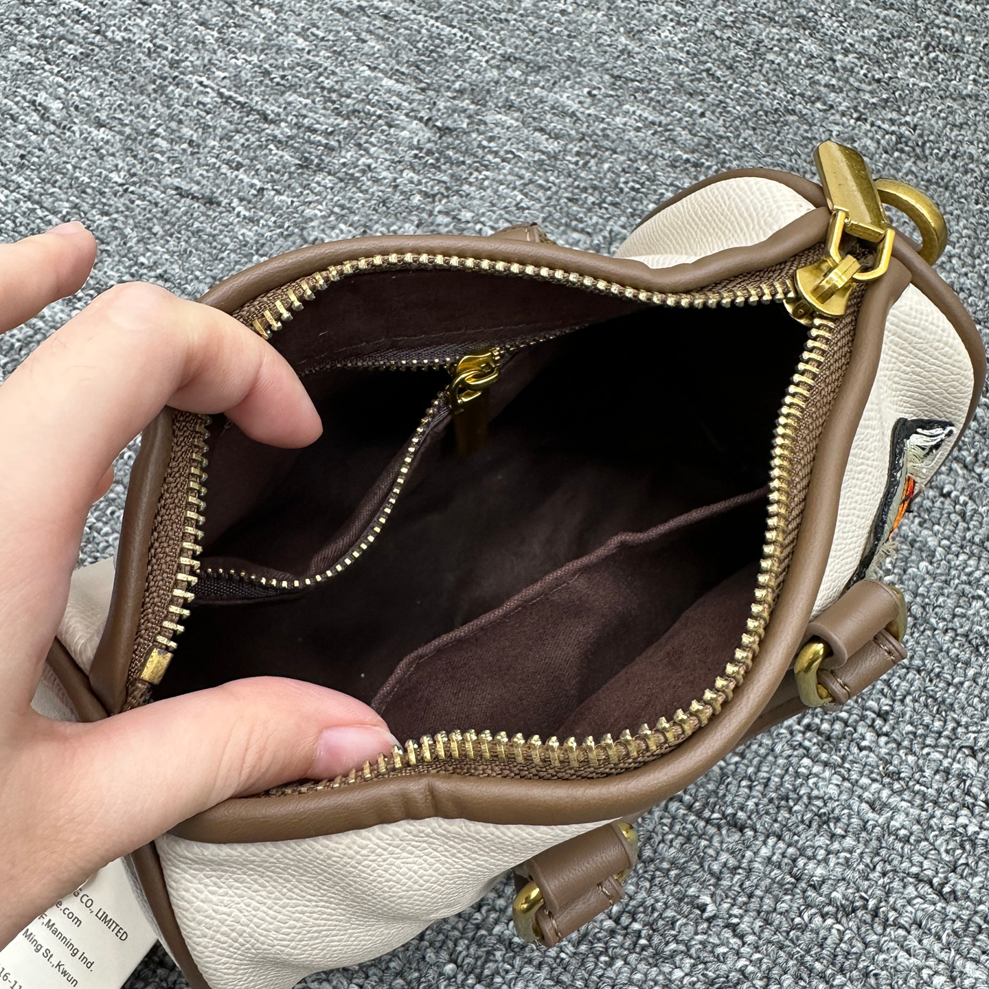 出口西班牙简约小众单肩斜挎包时尚复古卡通刺绣拉链手提波士顿包,淘宝优惠券,粉丝福利购,淘宝优惠卷