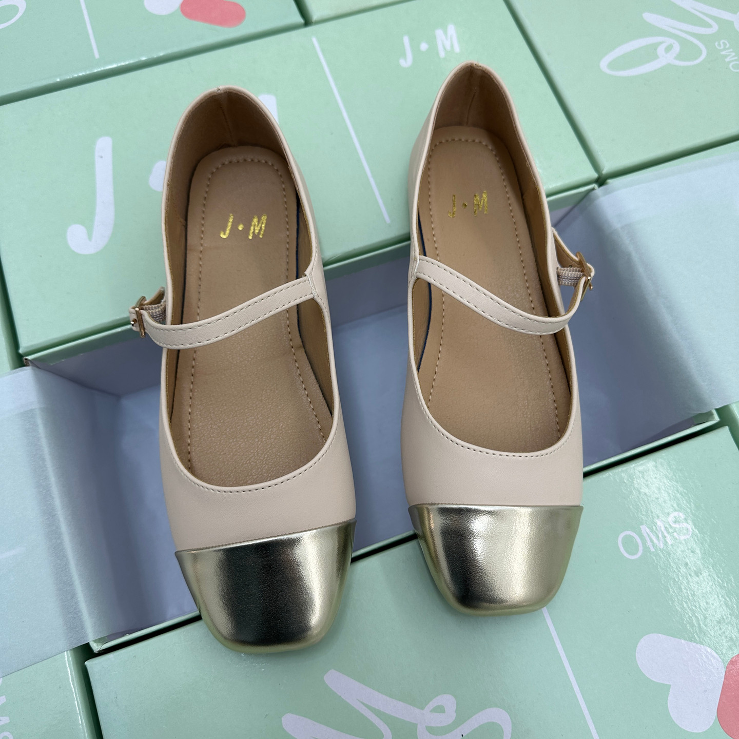 外贸大码法式方头浅口单鞋平底大码一字带时尚百搭柔软玛丽珍鞋女,淘宝优惠券,粉丝福利购,淘宝优惠卷