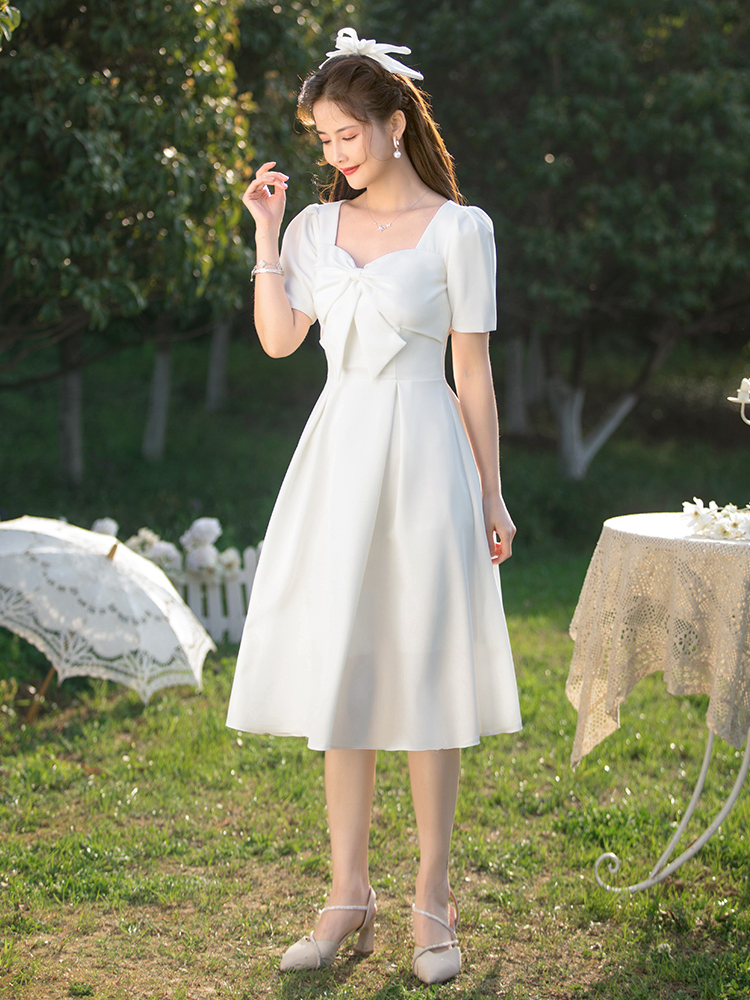 领证小白裙平时可穿登记日常法式缎面白裙子轻婚纱订婚礼服连衣裙
