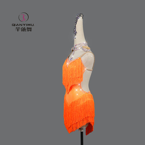 2026新款拉丁舞比赛表演出服性感吊带露背钻显瘦solo舞台女流苏裙 - 图3
