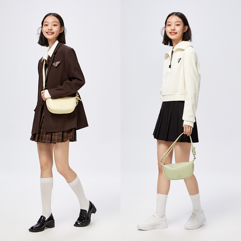 森马2023春季新款腋下简约单肩包 森马箱包女士包袋