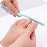 Скорость в лыжах для ног, вымойте подошвы ног, чтобы снять закус