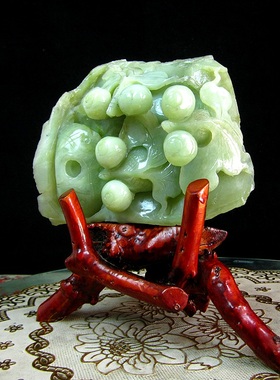 辽宁纯天然玉石年年有鱼摆件