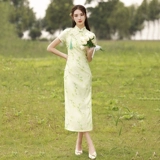 Летнее легкое свежее зеленое ретро элегантное ципао, в цветочек