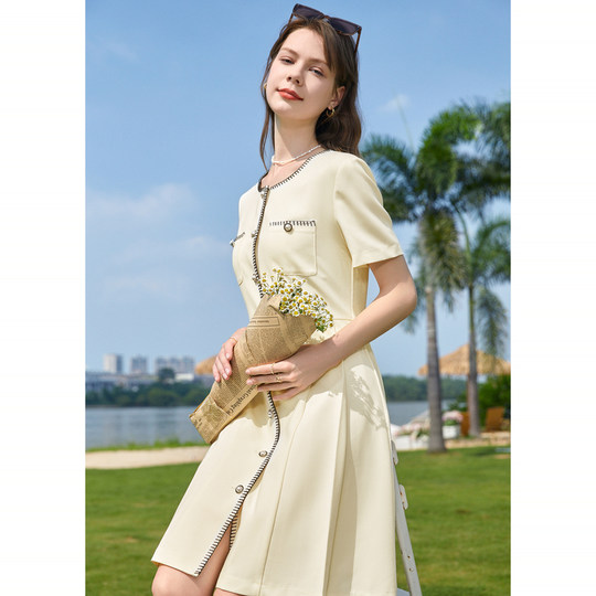 betu百图女装2024年夏季新款小香风撞色短袖圆领高腰连衣裙子