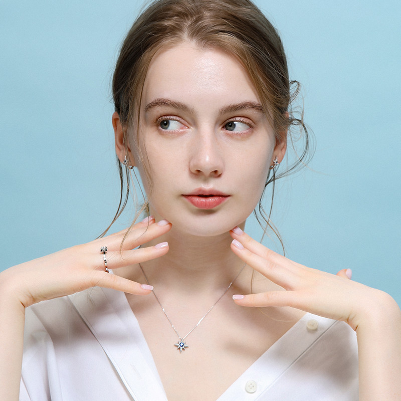 形象千叶珠宝白色18k金礼物女吊坠 千叶珠宝颈饰