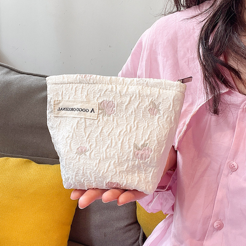 新款ins小众奶油白小号化妆包便携式补妆收纳袋钱包高级感口红包,淘宝优惠券,粉丝福利购,淘宝优惠卷