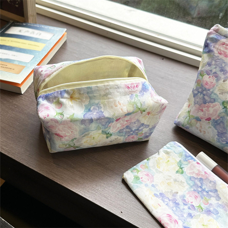 水彩浅紫牡丹花化妆包文艺印花手拿洗漱包便携式收纳包水乳收纳,淘宝优惠券,粉丝福利购,淘宝优惠卷