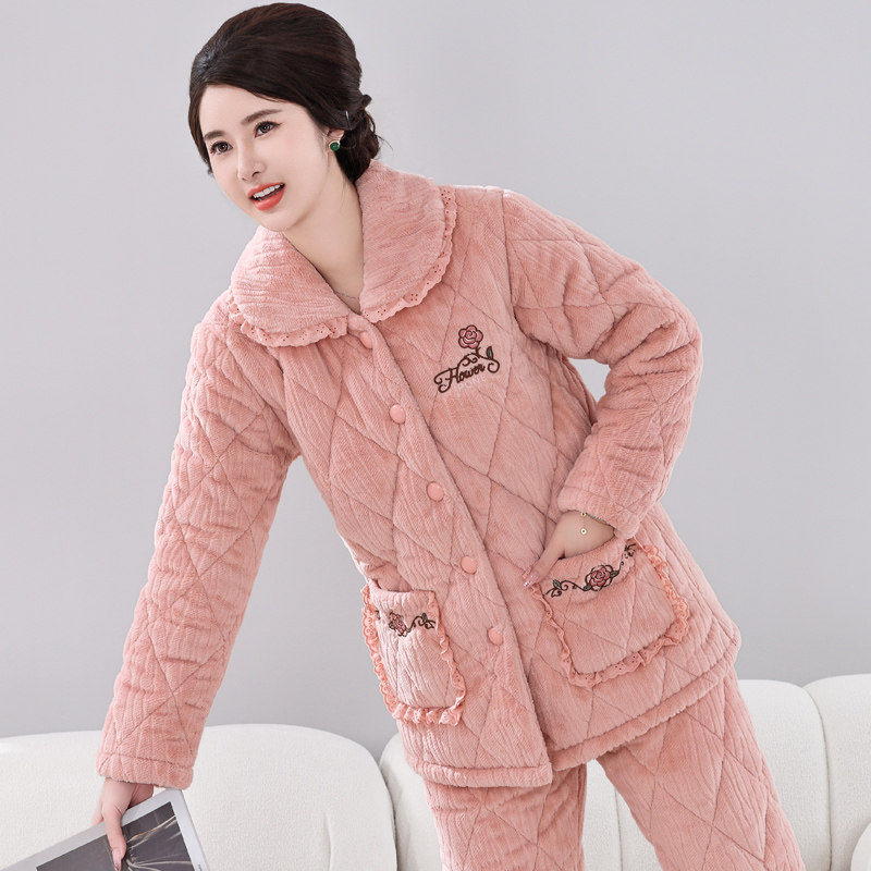 睡衣女秋冬季中老年妈妈款珊瑚绒三层夹棉加厚保暖加绒家居服套装