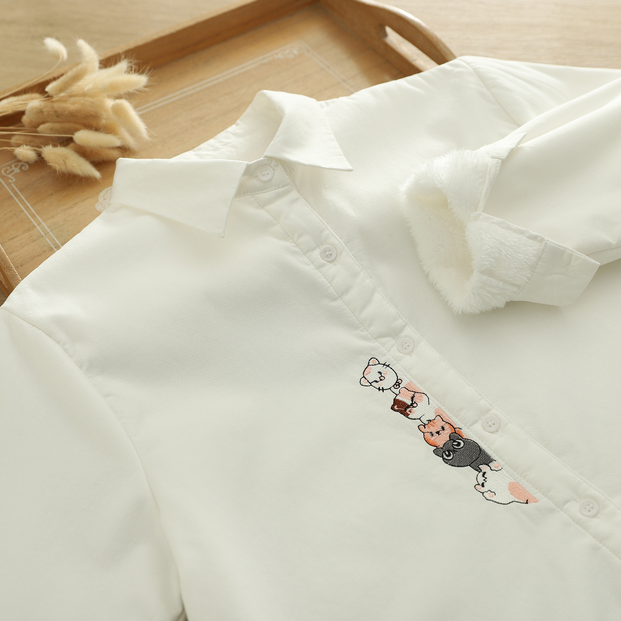 小清新甜美刺绣小猫加绒加厚衬衫女长袖学生文艺白色保暖内搭衬衣