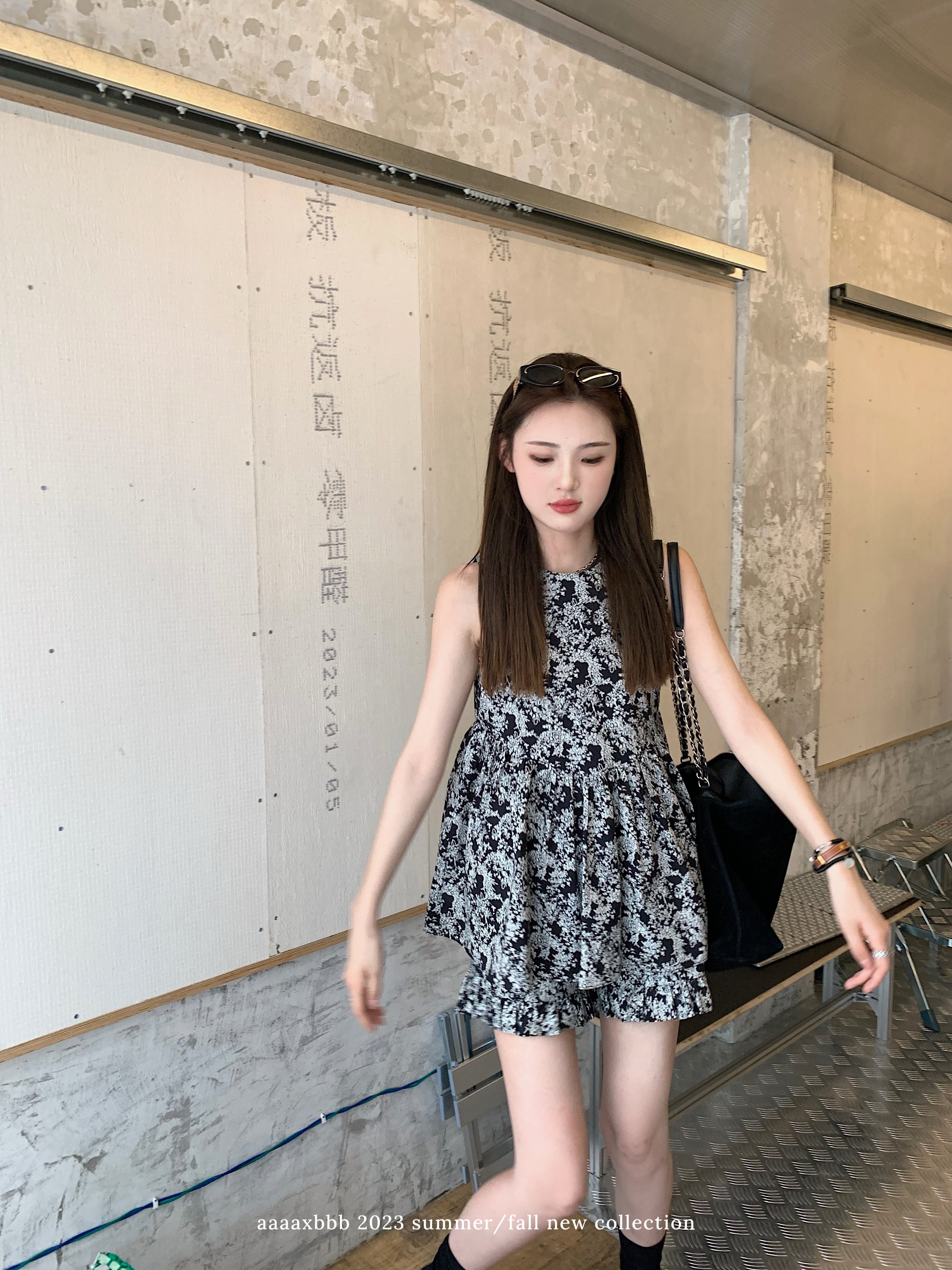 aaaaxbbb 夏末的马蒂斯 复古黑灰印花套装无袖上衣女娃娃衫短裤,淘宝优惠券,粉丝福利购,淘宝优惠卷