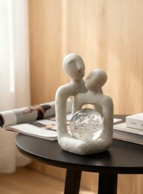 现代简约人物造型装饰摆件