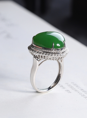 和田碧玉苹果绿爱心戒指吊坠两用款18k金镶嵌款式精致时尚