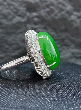 和田碧玉苹果绿蛋面戒指吊坠两用款18k金镶嵌款式精致时尚