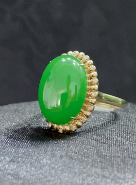 和田碧玉苹果绿蛋面18k金镶嵌款式精致时尚