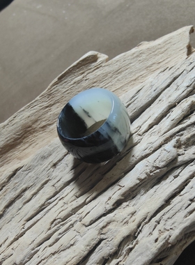 新疆和田玉籽料青花指环内径20mm宽16mm