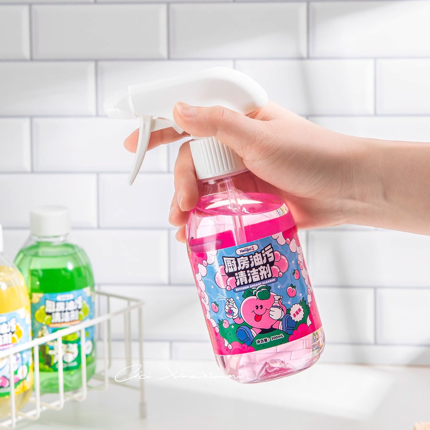 3瓶装哼爱厨房油污清洁剂不伤手果香除味油烟机灶台去油烟渍900ml,淘宝优惠券,粉丝福利购,淘宝优惠卷