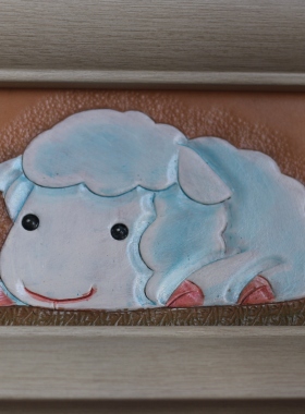 云南香格里拉装饰品皮雕皮艺文化