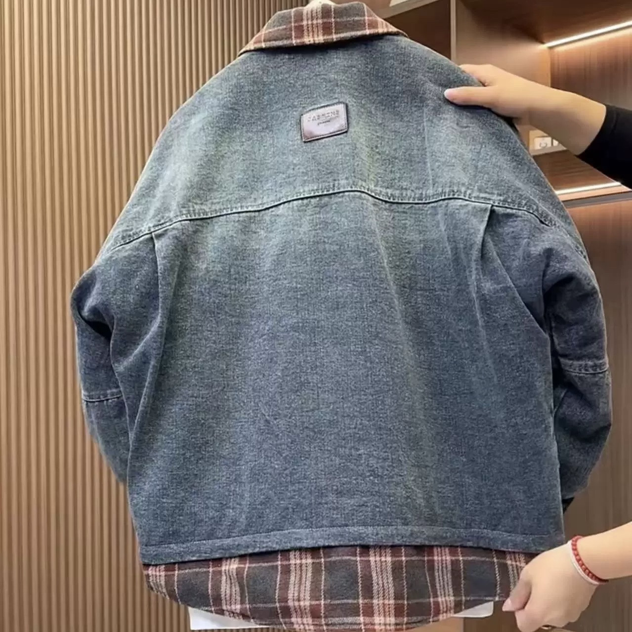 2025男士羽绒服冬季新款翻领牛仔格子拼接假两件宽松加厚保暖外套