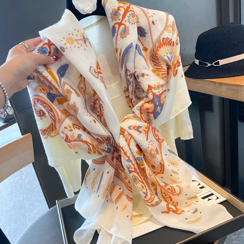 名族文艺风显白气质披肩棉麻围巾女长款丝巾百搭旅游防晒轻薄纱巾