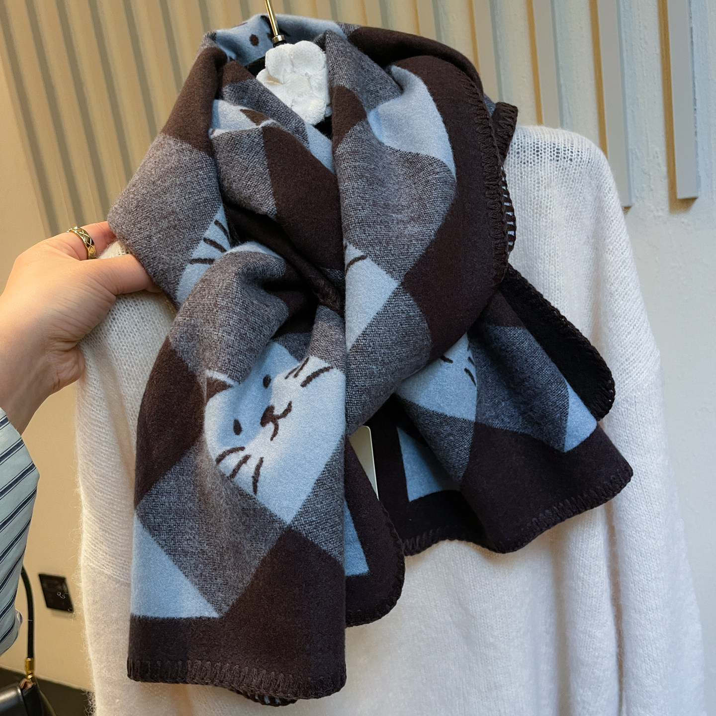 高级咖蓝双面猫咪格纹绵羊毛围巾女秋冬保暖加厚格子披肩学生围脖,淘宝优惠券,粉丝福利购,淘宝优惠卷