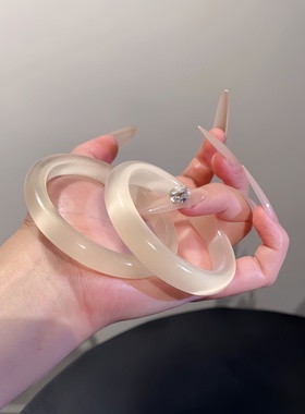 香槟金白月光冰种猫眼玉髓手镯女