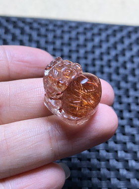 天然猫眼红铜发晶雕刻貔貅挂饰