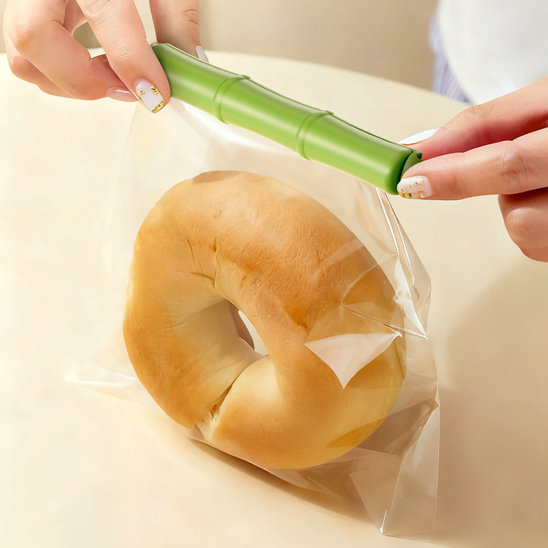 厨房可爱熊猫封口夹壁挂收纳创意保鲜夹磁吸冰箱贴食品零食密封夹,淘宝优惠券,粉丝福利购,淘宝优惠卷