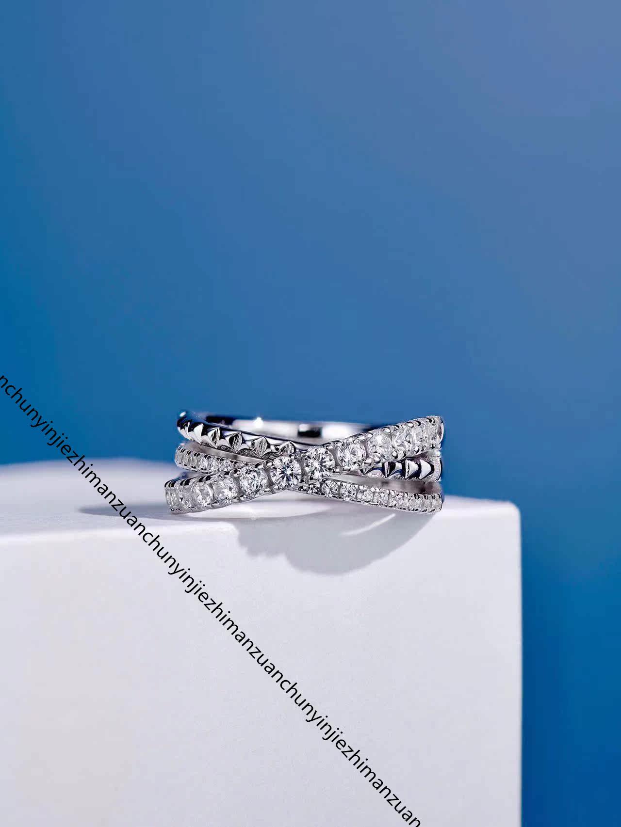 新款满钻交叉戒时尚流行元素指环通体纯银材质镀18k日常佩戴钻戒