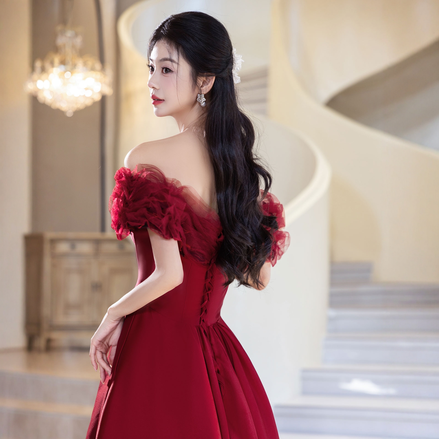 敬酒服2025新款新娘一字肩酒红色结婚订婚高档晚礼服气质显瘦缎面 - 图3