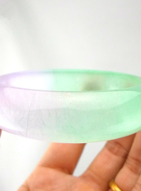 石英岩玉半绿半紫手镯冰种淡绿色玉石玉器镯子款