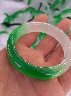 高冰独龙翠飘绿石英岩玉手镯仿独龙玉冰种玉髓半山半水玉石镯子